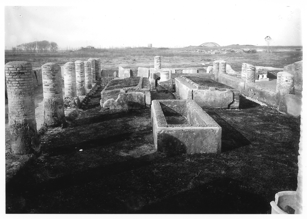 Photo of the garden of the Domus Fulminata in 1941